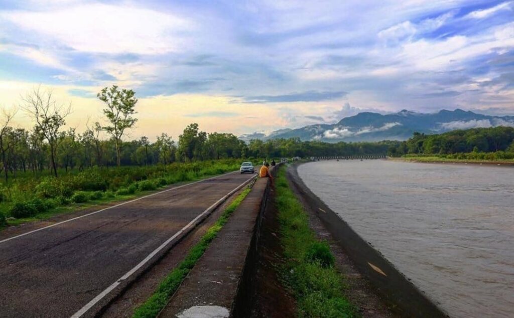 Reaching Rishikesh from Delhi by Taxi, Train & Flight