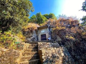 Cave of Mahavatar Babaji Dwarahat Range Uttarakhand